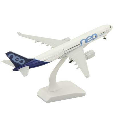 1/200 Airplane in Alloy material with wheel  in size 20cm  Airbus A330 NEO model airplanes for sale